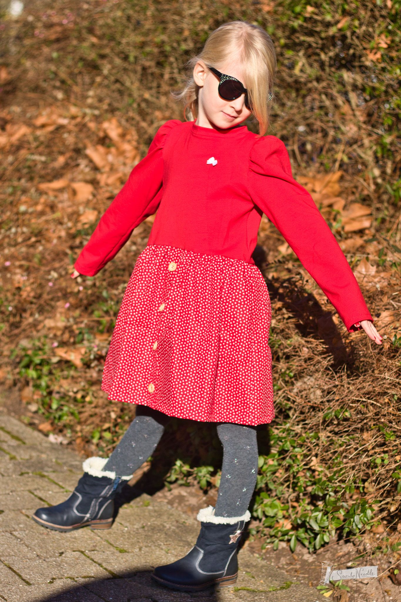 Girls Button Dress aus dem Designnähen
